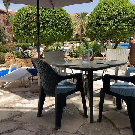Stylish 1 Bedroom Apartment In Limnaria Gardens Paphos Exterior photo